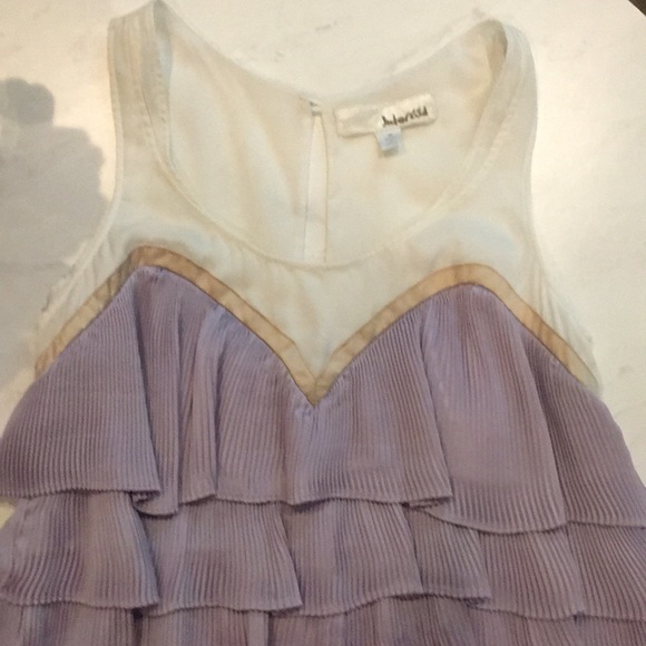 Beautiful layered top - Picture 2 of 4